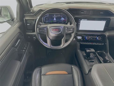 Used 2025 GMC Sierra 1500 AT4 w/ Technology Package AWD/4WD image 2