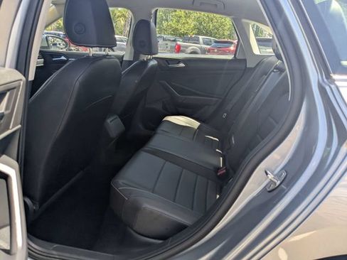 Used 2024 Volkswagen Jetta SE FWD image 12