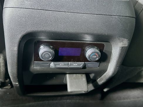 Used 2025 GMC Acadia Elevation image 28