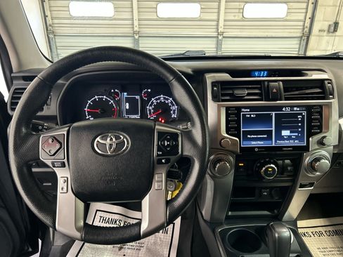 Used 2021 Toyota 4Runner SR5 AWD/4WD image 10