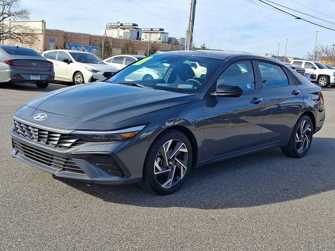 Certified 2025 Hyundai Elantra Sport image 3