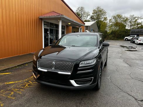 Used 2020 Lincoln Nautilus Reserve image 2