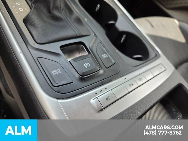 Used 2025 Kia Carnival FWD image 10