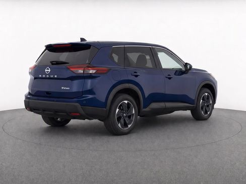 Used 2024 Nissan Rogue SV AWD/4WD image 4