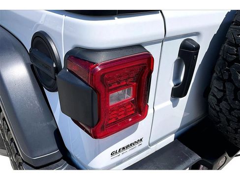 Certified 2025 Jeep Wrangler Unlimited Rubicon AWD/4WD image 37