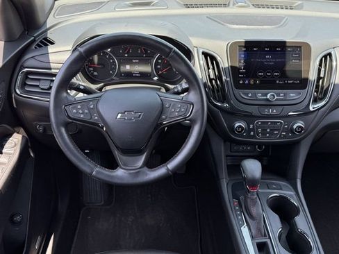 Used 2022 Chevrolet Equinox RS w/ RS Leather Package FWD image 12