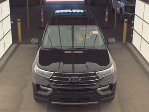 Used 2023 Ford Explorer XLT w/ Equipment Group 202A image 2