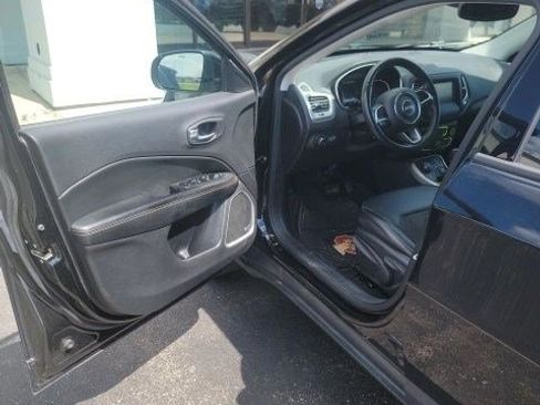 Used 2021 Jeep Compass Latitude w/ Sun and Sound Group image 12