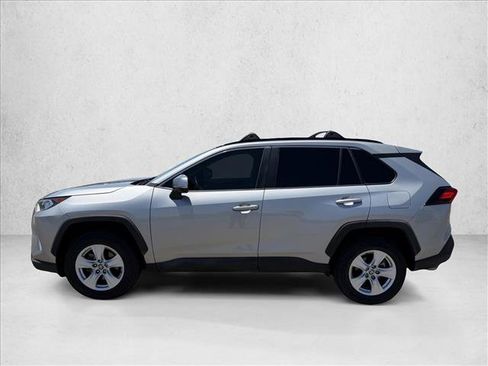 Used 2021 Toyota RAV4 XLE FWD image 9