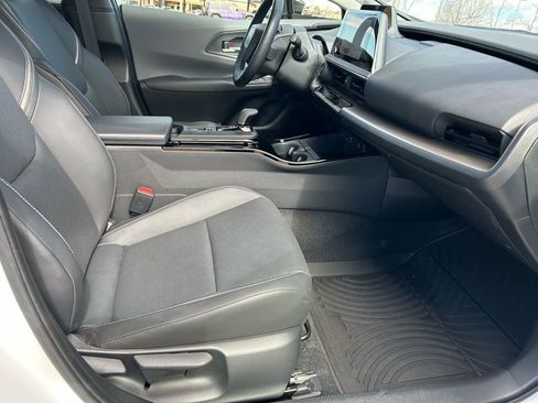 Used 2024 Toyota Prius XLE image 31