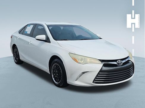 Used 2016 Toyota Camry LE FWD image 1