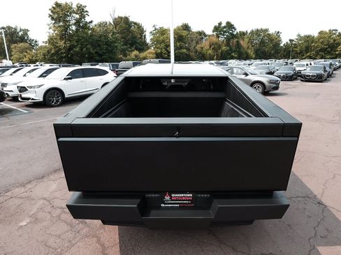 Used 2024 Tesla Cybertruck AWD Crew Cab image 49