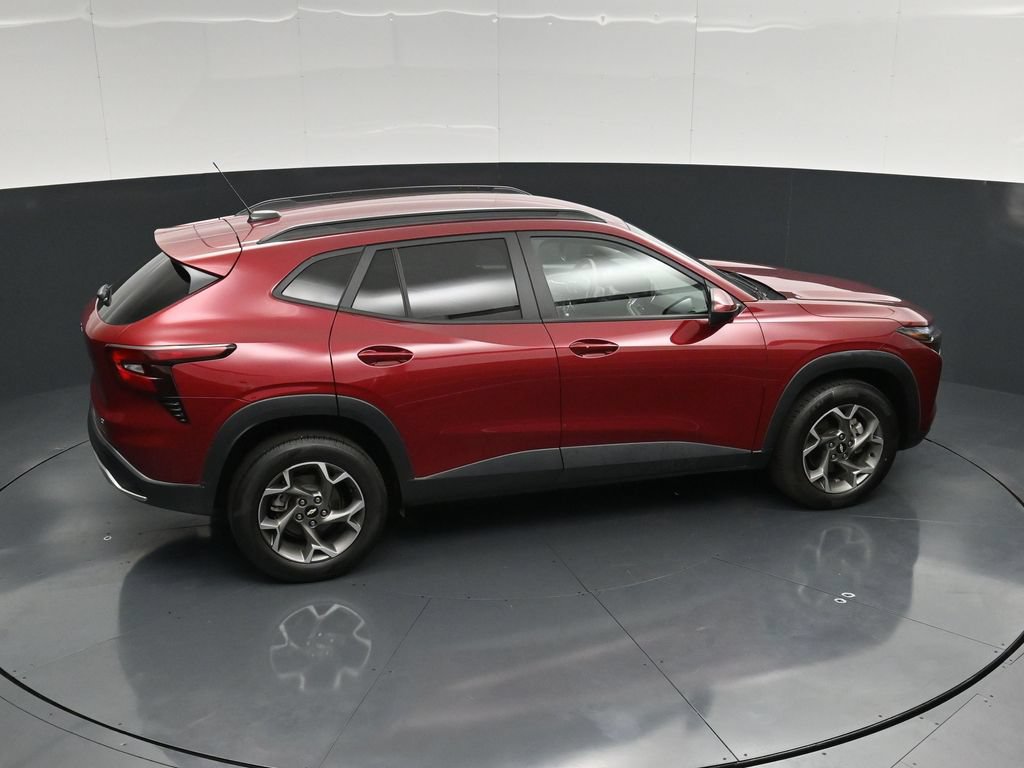 Used 2025 Chevrolet Trax LT w/ LT Convenience Package FWD image 42