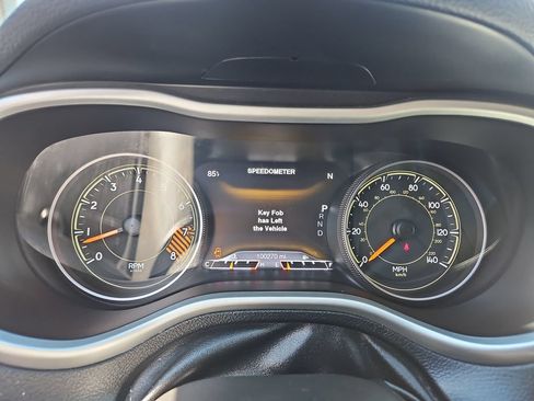 Used 2015 Jeep Cherokee Trailhawk w/ Comfort/Convenience Group AWD/4WD image 15
