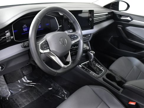 Used 2025 Volkswagen Jetta SE image 20