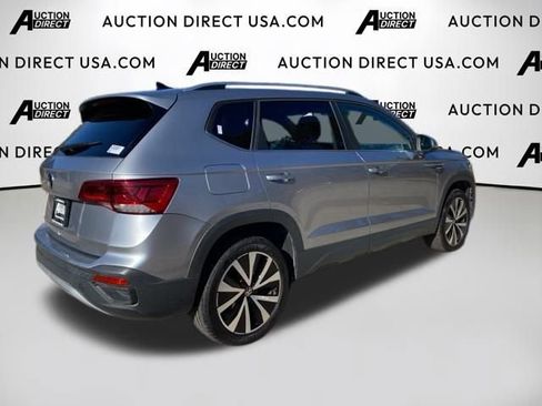 Used 2024 Volkswagen Taos SE FWD image 20