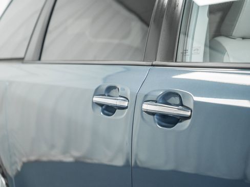 Used 2014 Toyota Sienna Limited image 14