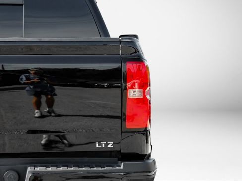 Used 2019 Chevrolet Silverado 2500 LTZ w/ Duramax Plus Package AWD/4WD image 38