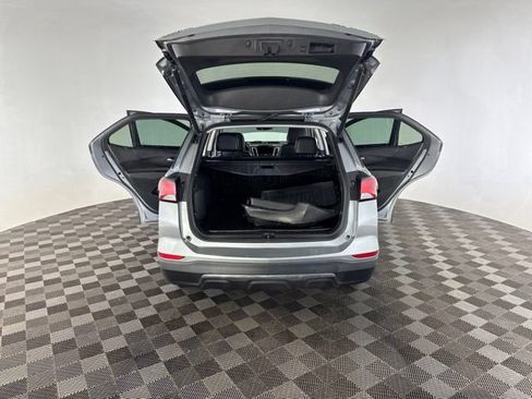 Used 2023 Chevrolet Equinox Premier AWD/4WD image 17