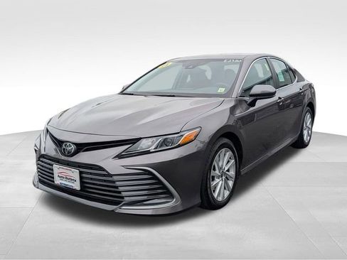 Used 2023 Toyota Camry LE FWD image 3