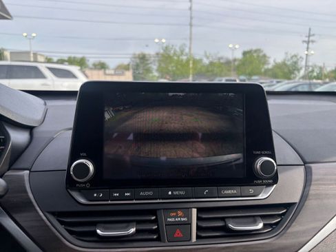 Used 2025 Nissan Altima 2.5 SV image 22