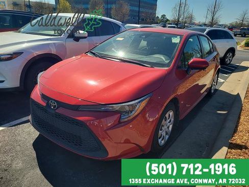 Used 2021 Toyota Corolla LE image 1