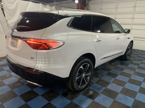 Used 2022 Buick Enclave Essence w/ Sport Touring Edition image 5