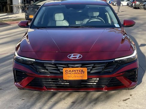 Used 2025 Hyundai Elantra Limited image 6