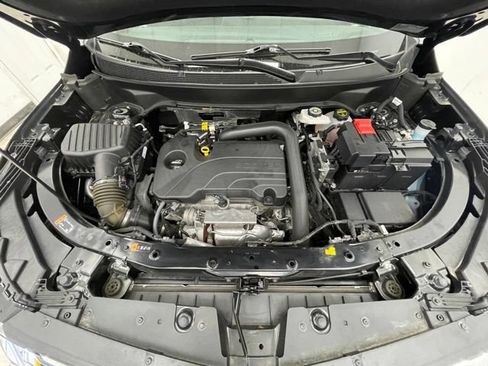 Certified 2025 Chevrolet Equinox LT w/ Convenience Package II AWD/4WD image 17