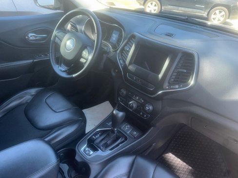 Used 2020 Jeep Cherokee Latitude Plus AWD/4WD image 10