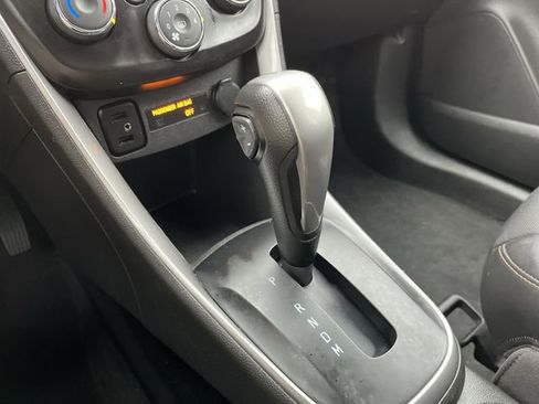 Used 2019 Chevrolet Trax LT w/ LT Convenience Package image 22