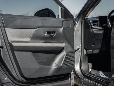 Used 2025 Nissan Kicks SV image 43