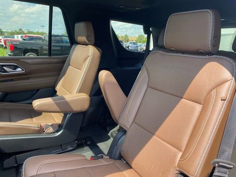 Used 2022 Chevrolet Tahoe High Country w/ LPO, Illumination Package AWD/4WD image 27