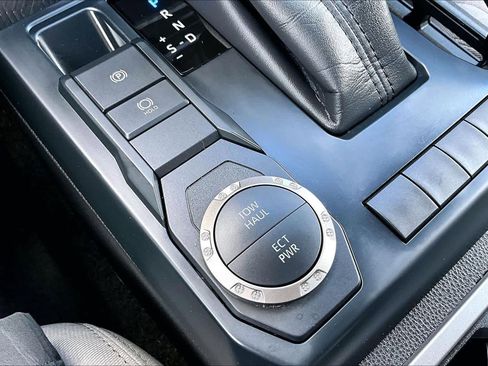 Certified 2025 Toyota Tacoma SR5 image 32