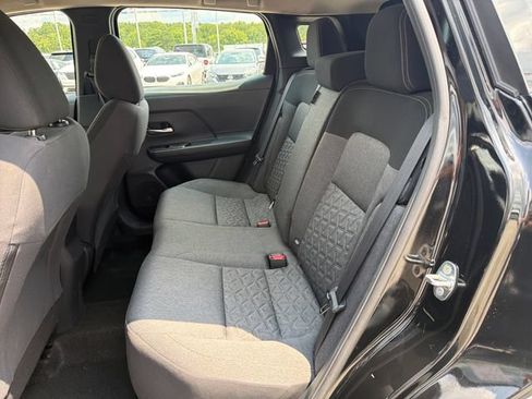 Used 2025 Nissan Kicks SV AWD/4WD image 29