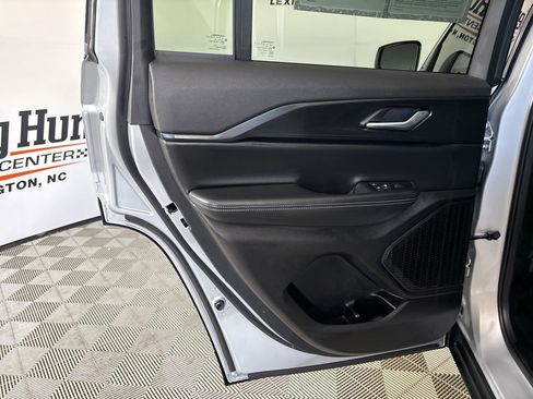 Used 2025 Jeep Grand Cherokee Laredo X RWD image 20