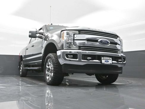 Used 2019 Ford F250 Lariat w/ Chrome Package image 24