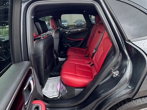 Used 2019 Porsche Macan AWD/4WD image 12