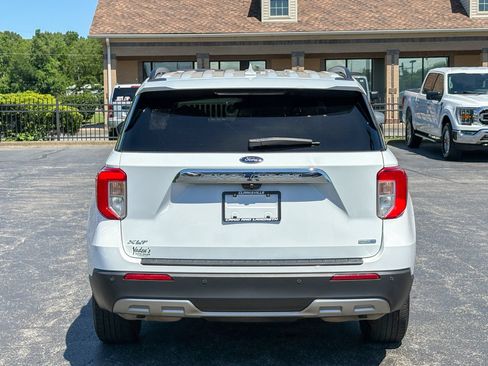 Used 2020 Ford Explorer XLT w/ Equipment Group 202A AWD/4WD image 7