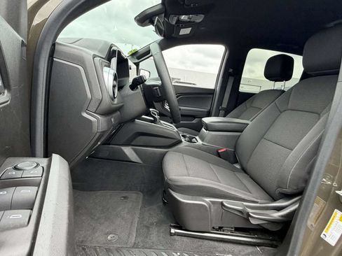 Used 2024 Chevrolet Colorado LT w/ LT Convenience Package AWD/4WD image 16