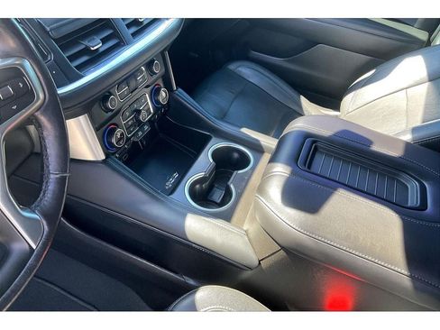 Used 2021 Chevrolet Suburban LT w/ LT Signature Plus Package AWD/4WD image 19