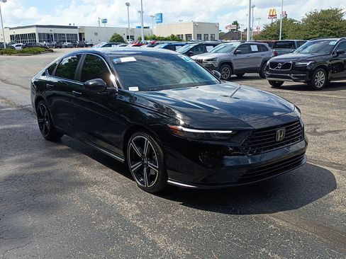 Used 2024 Honda Accord Sport image 1
