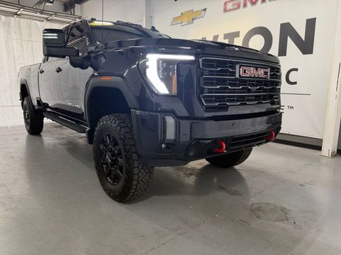 Used 2024 GMC Sierra 2500 AT4 w/ AT4 Premium Plus Package AWD/4WD image 40