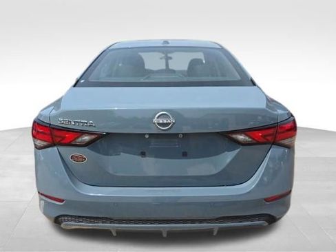 Used 2025 Nissan Sentra SV FWD image 4