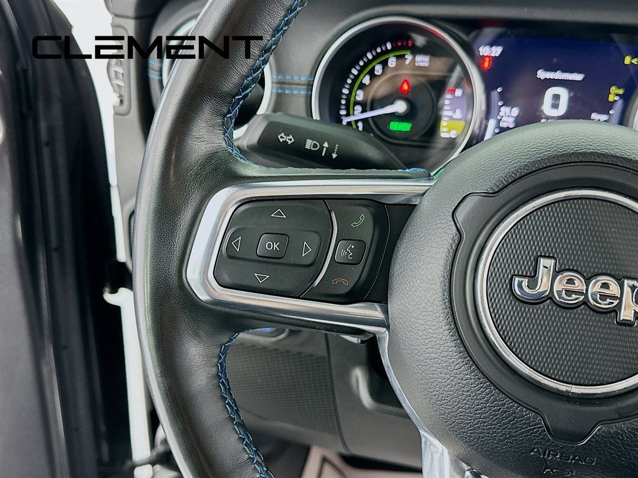 Used 2022 Jeep Wrangler Unlimited Rubicon 4xe w/ Dual Top Group AWD/4WD image 16