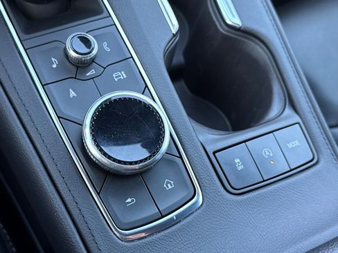 Used 2024 Cadillac XT4 Premium Luxury image 31