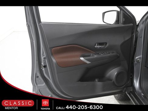 Used 2024 Nissan Kicks SR image 4