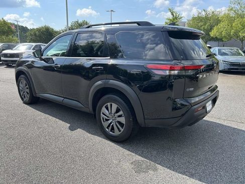 Used 2025 Nissan Pathfinder SV AWD/4WD image 3