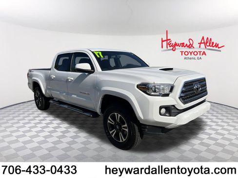 Used 2017 Toyota Tacoma TRD Sport w/ Tow Package image 1