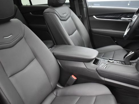 Used 2024 Cadillac XT6 Premium Luxury w/ Technology Package image 36